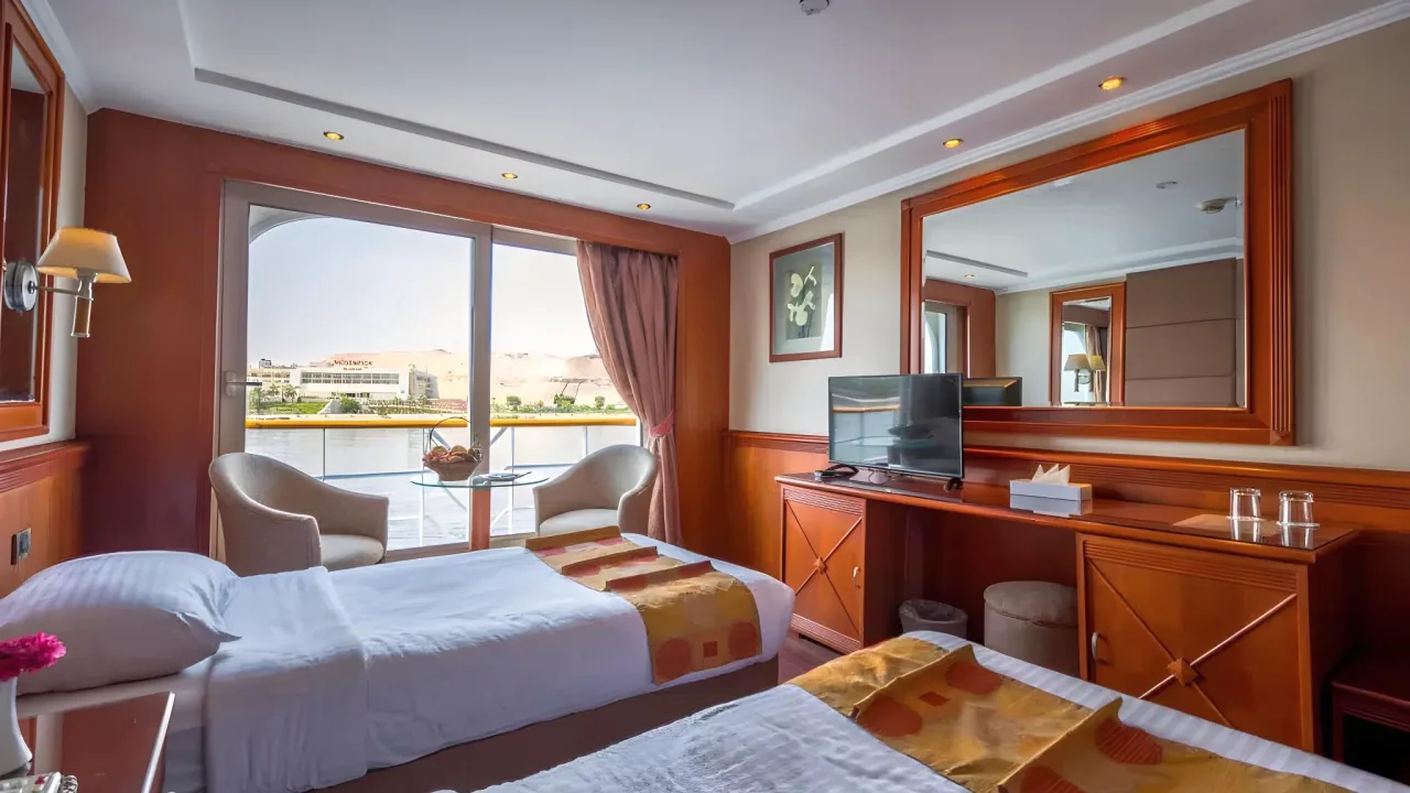 Royal Ruby | Cruise Trip